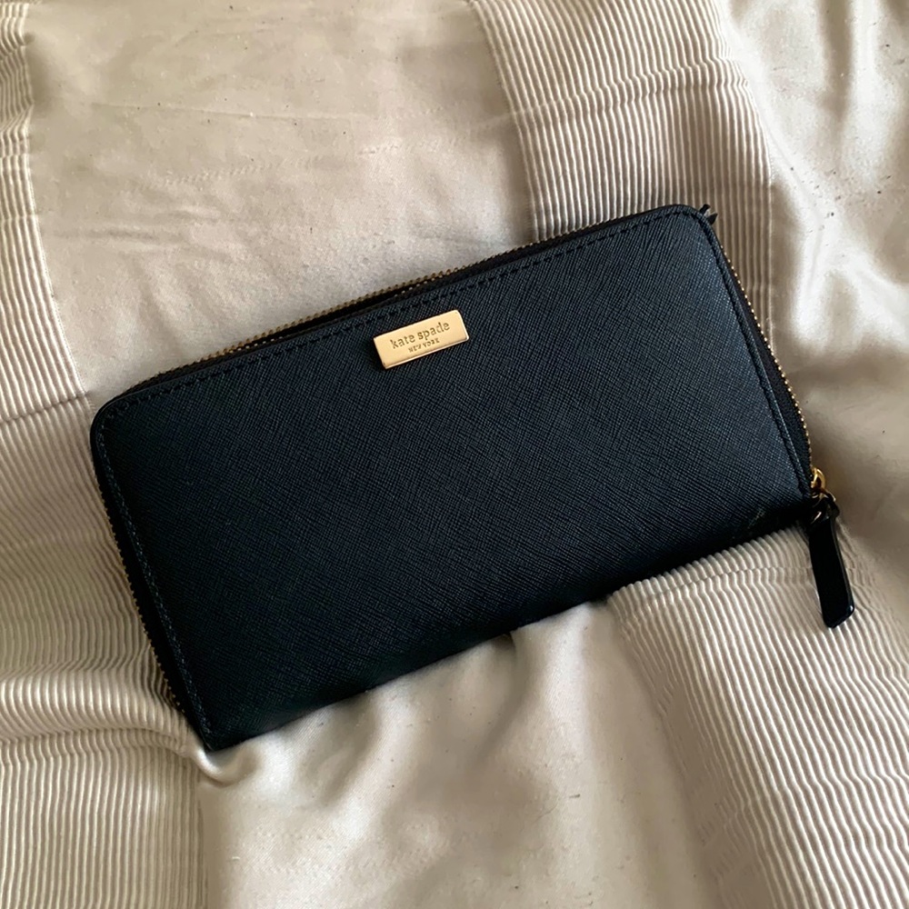 Kate spade NY women’s wallet